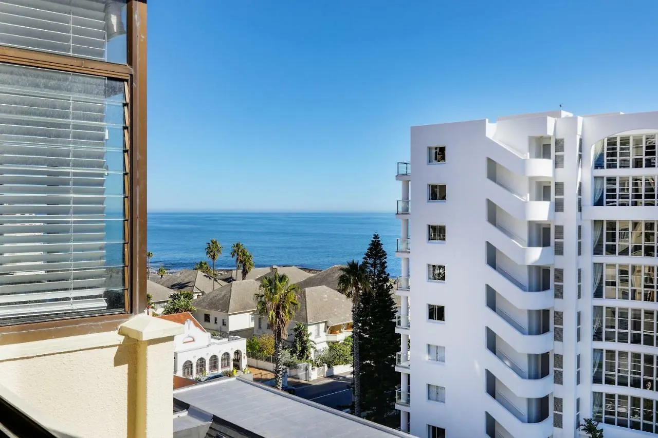 Backup-Powered Bantry Bay View 2 Bed Apartment Cape Town 0*,