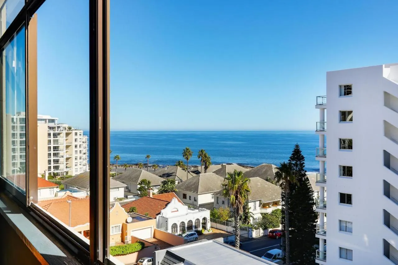 Backup-Powered Bantry Bay View 2 Bed Apartment Cape Town
